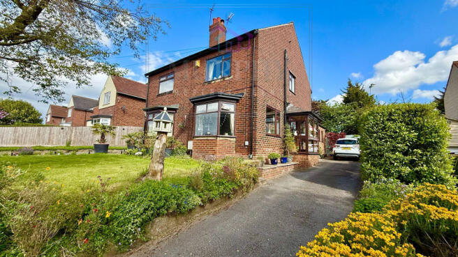 2 bed property, in Pontefract Road, £234,000