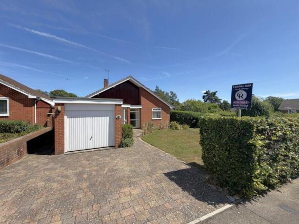 3 bed property, in Summerlands, £500,000