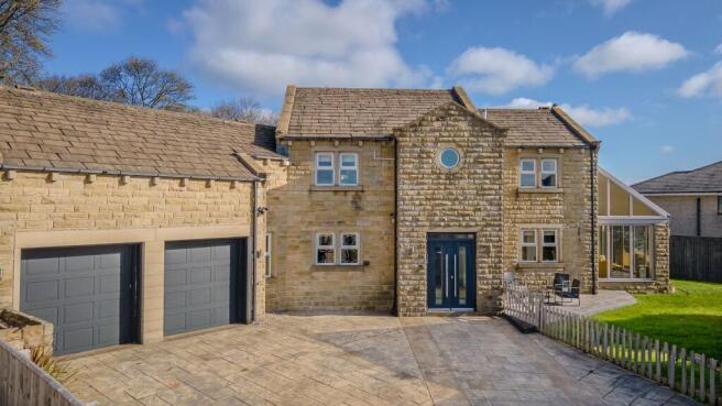 5 bed property, in 2 Stoneroyd Farm, £700,000