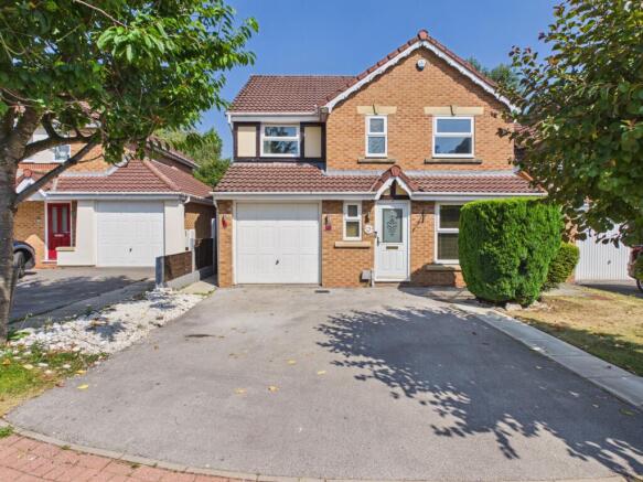 4 bed property, in California Close, £415,000