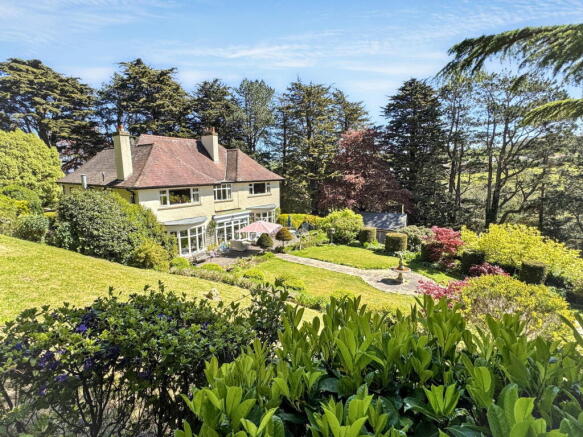 6 bed property, in Nant Y Glyn Road, £1,150,000