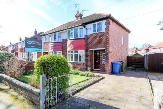 3 bed property, in Parkway, £310,000
