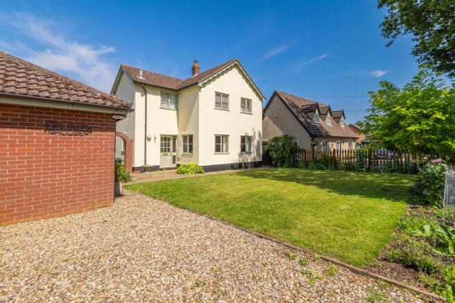 3 bed property, in Half Moon Lane, £400,000