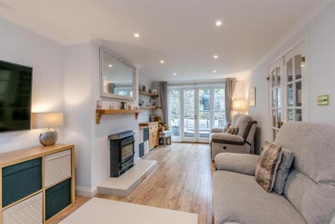 4 bed property, in Church Road, £695,000