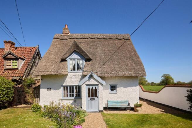 3 bed property, in Heath Road, £550,000