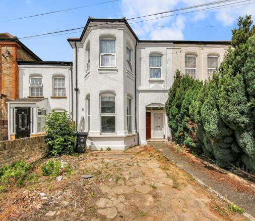 1 bed property, in 57A Eastwood Road, £190,000