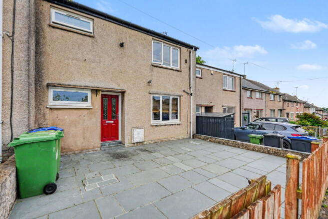 3 bed property, in Croftfield Road, £110,000