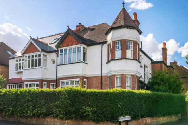 5 bed property, in St. Julians Farm Road, £1,000,000
