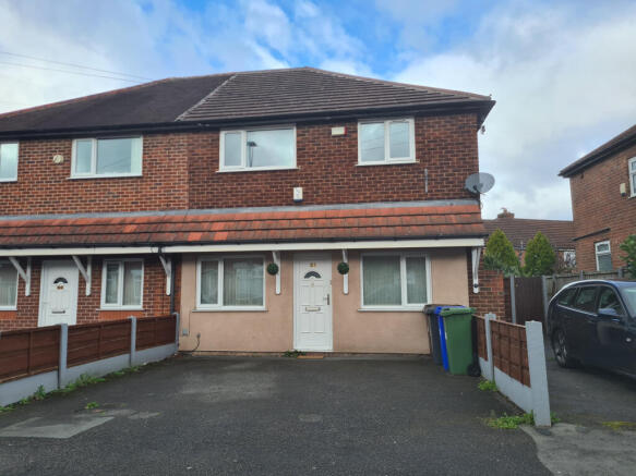 2 bed property, in Clough Road, £50,000