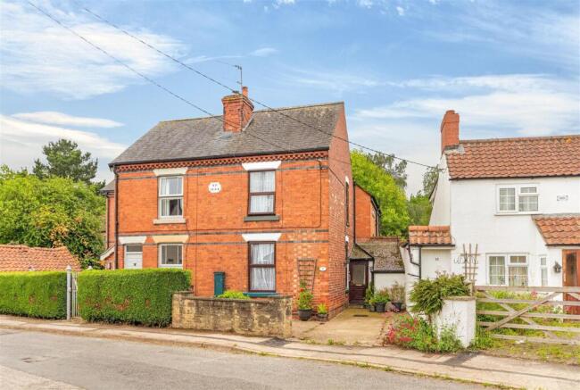 3 bed property, in Church End, £495,000