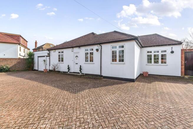 4 bed property, in Walton Road, £875,000