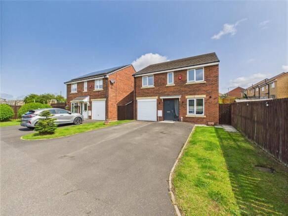 4 bed property, in Woodside Meadows, £225,000