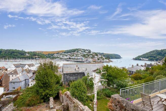 2 bed property, in Above Town, £415,000
