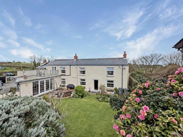 5 bed property, in Redruth TR16, £975,000