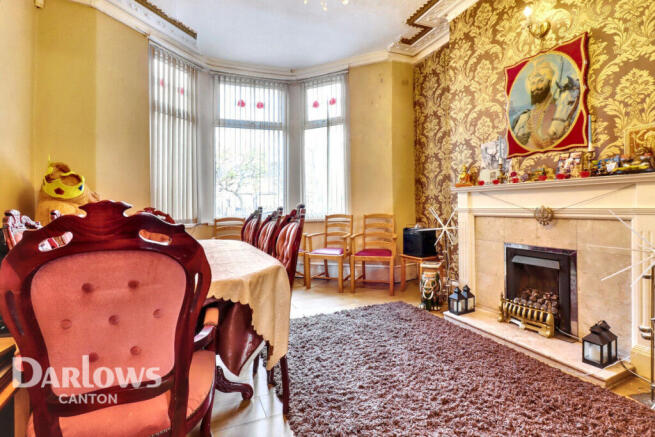 4 bed property, in Neville Place, £450,000