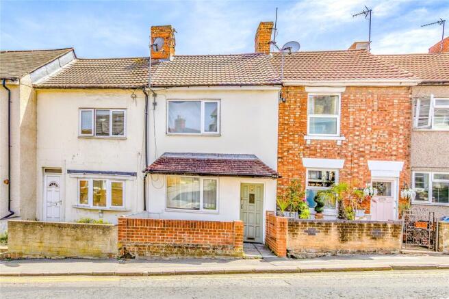 3 bed property, in Eastcott Hill, £185,000