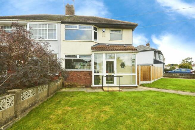 3 bed property, in Glentrees Road, £275,000
