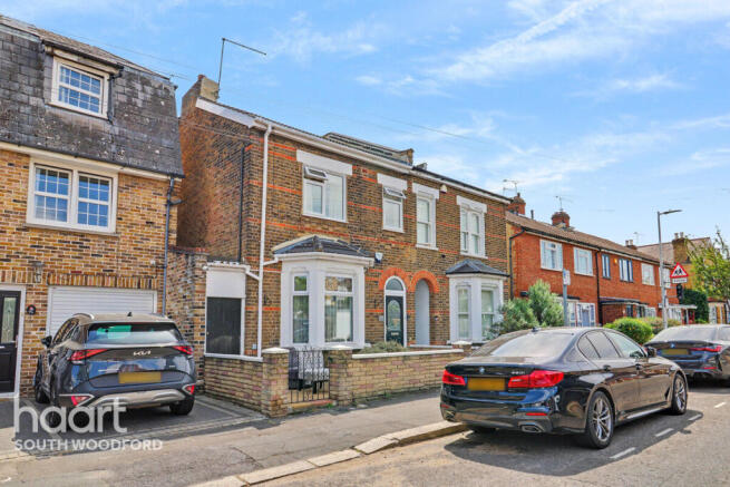 3 bed property, in Cowslip Road, £750,000