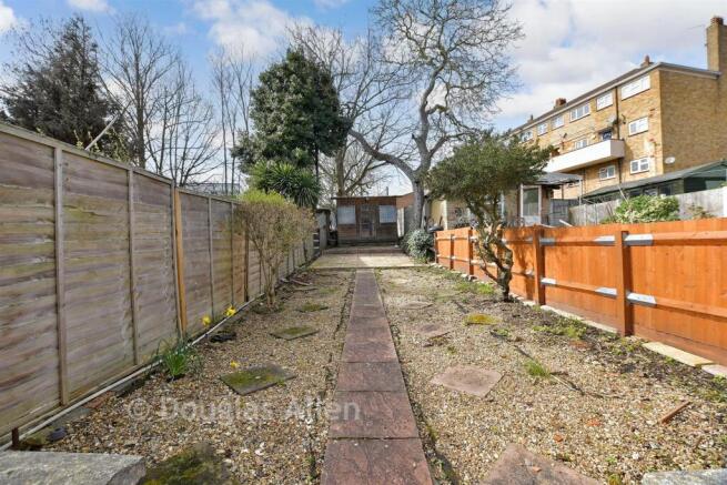 2 bed property, in Shernhall Street, £575,000
