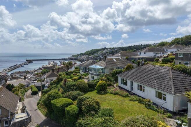 3 bed property, in Pengwell, £455,000