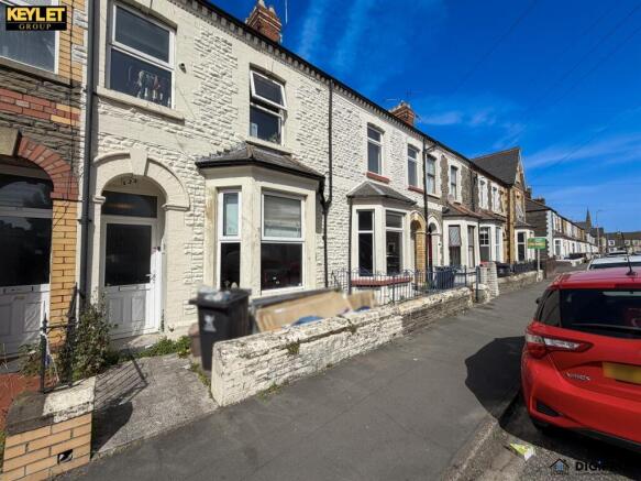 6 bed property, in Moy Road, £425,000