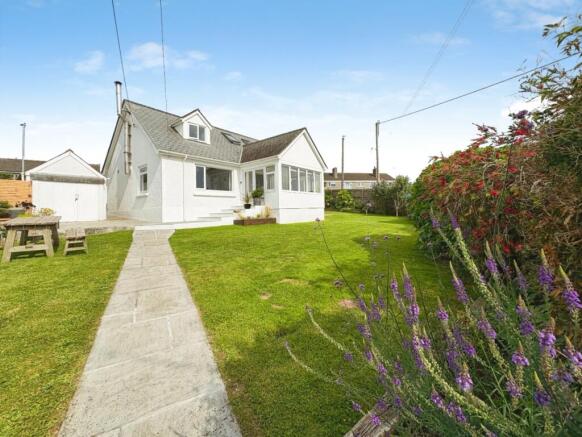 4 bed property, in Sunset Drive, £600,000