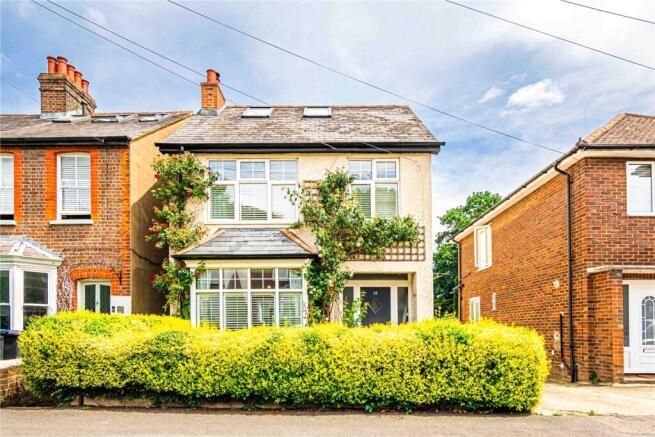 5 bed property, in Alexandra Road, £825,000