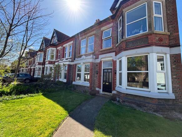 2 bed property, in Hose Side Road, £230,000