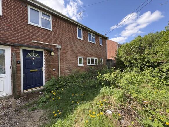 3 bed property, in 12 Churchfield Road, £90,000