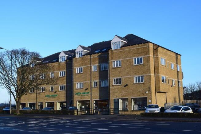 2 bed property, in Otley Road, £73,000