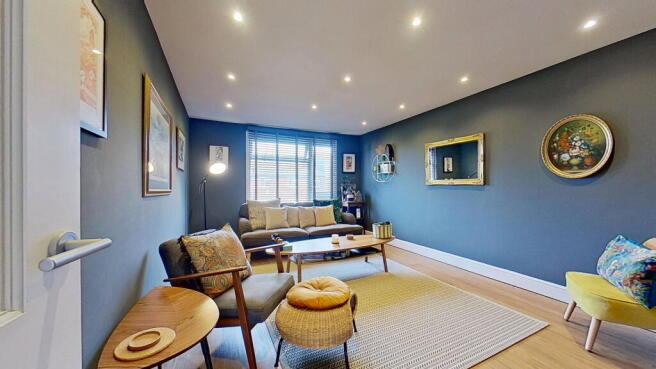 2 bed property, in Owen Square, £165,000