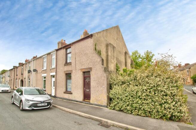 2 bed property, in Garbutt Street, £55,000