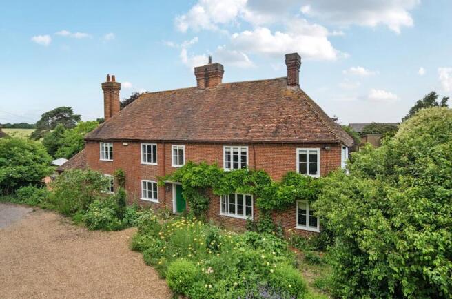 6 bed property, in Wrens Road, £800,000