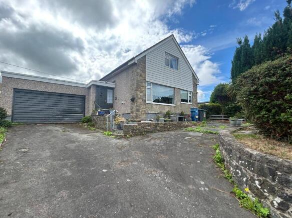 4 bed property, in Rhostrehwfa, £175,000