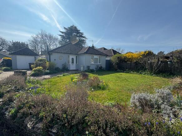 2 bed property, in Paget Close, £455,000
