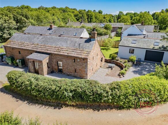 3 bed property, in Rye Close Barn, £300,000