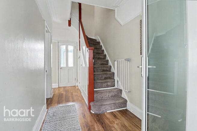 3 bed property, in Aldborough Road North, £550,000