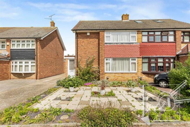 3 bed property, in Astra Drive, £400,000