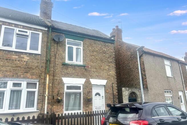 2 bed property, in High Street, £35,000
