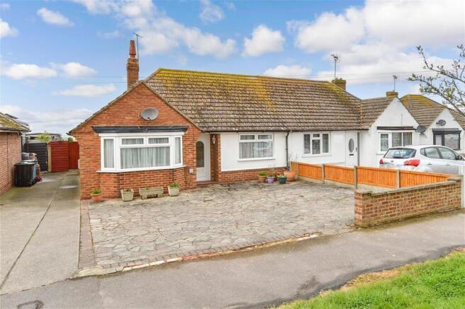 3 bed property, in Canterbury Road, £325,000