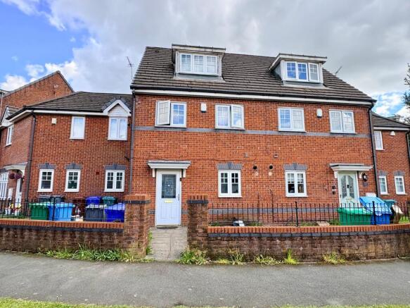 3 bed property, in Lowbrook Avenue, £260,000