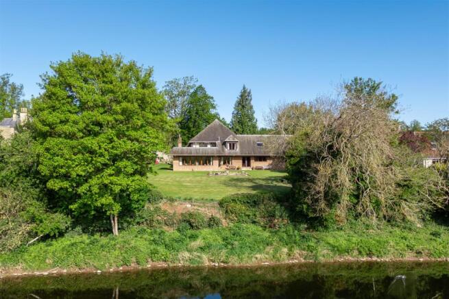 5 bed property, in Tweedsyde House, £900,000