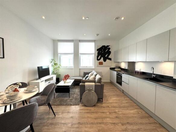 1 bed property, in London Road, £300,000