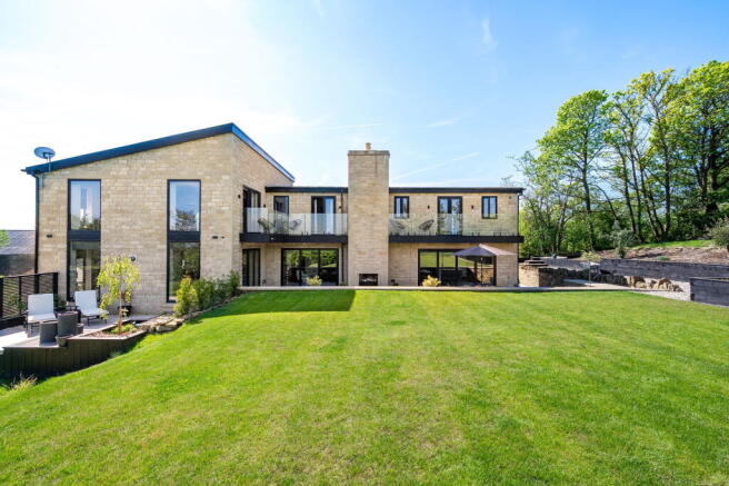 4 bed property, in Quarry Edge Barn, £1,000,000