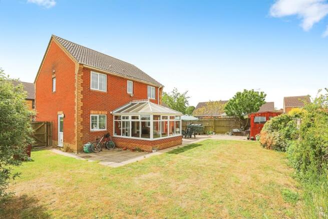 4 bed property, in Drovers Close, £350,000