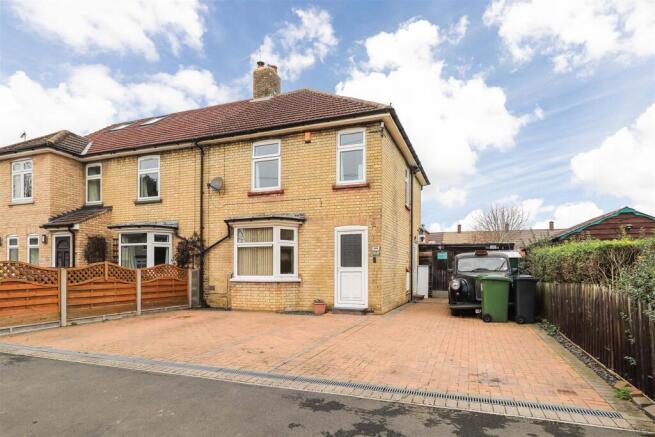 2 bed property, in Ramsden Square, £475,000