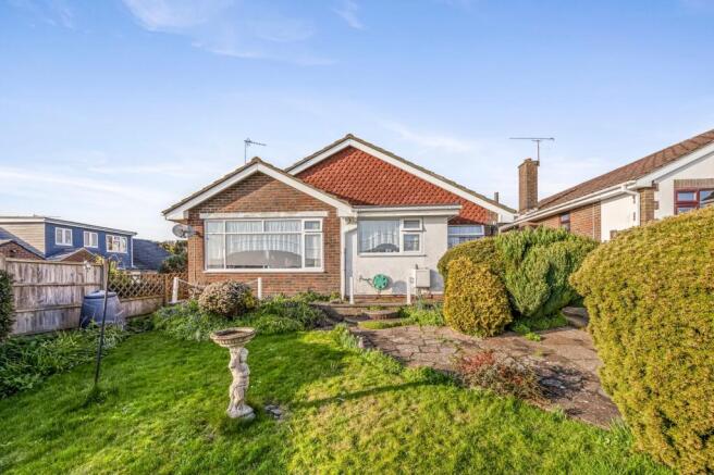 2 bed property, in Stoneleigh Close, £450,000
