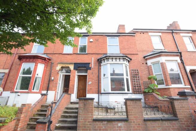 5 bed property, in Richmond Road, £264,500