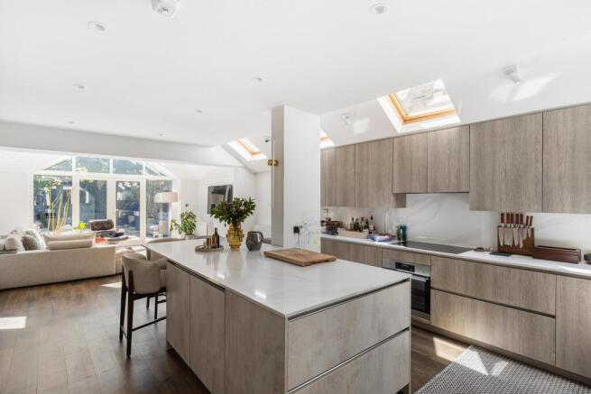 5 bed property, in Inglethorpe Street, £2,000,000