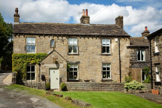 4 bed property, in Ryecroft, £550,000